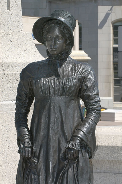 photo couleur statue Laura Secord Ottawa