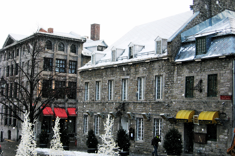 photo couleur maisons Place Jacques-Cartier