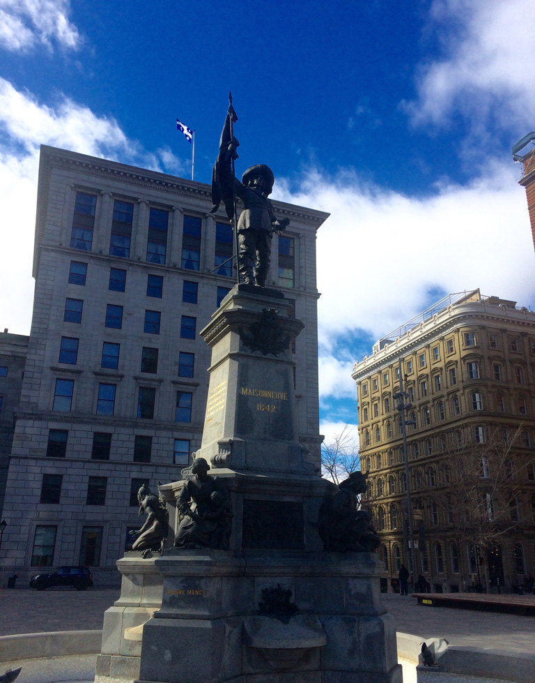 photo couleur Monument Paul Chomedey de Maisonneuve