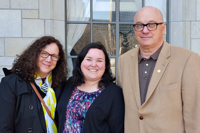 Mel Greif (droite) avec Rose Fine-Meyer and Katy Whitfield en 2016.