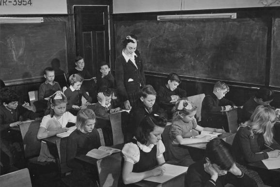 Photo ancienne - Élèves dans une classe