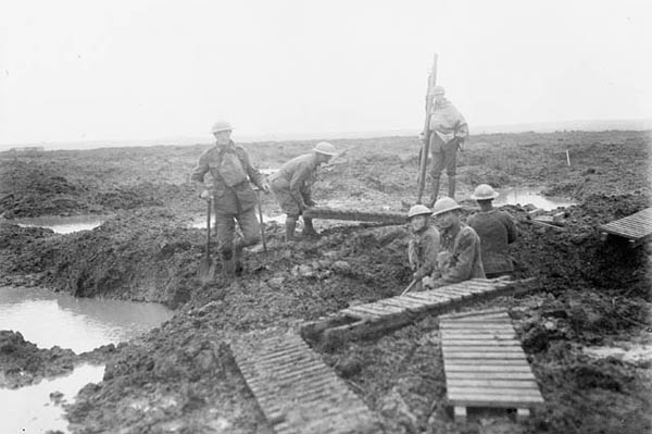 photo noir et blanc champs de bataille 1ere Guerre mondiale